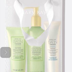 Mary Kay Satin Hands Gift Set - Green